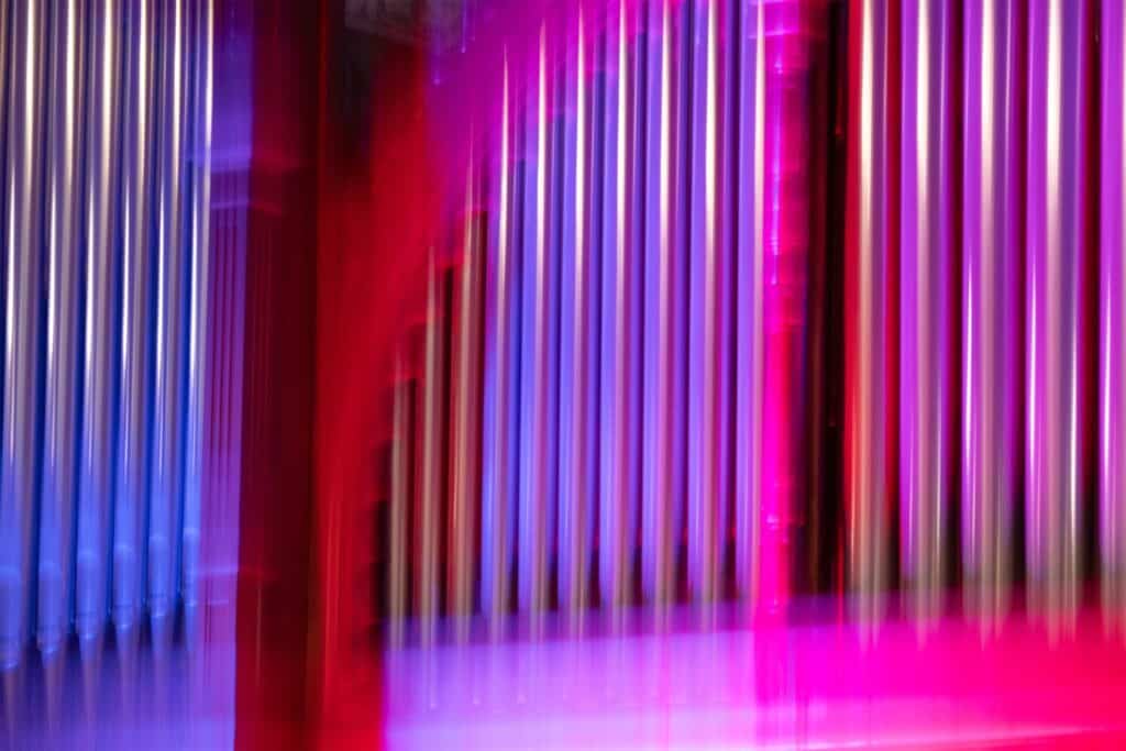 Am 26. September tauchen wir bis Mitternacht ein in die schöpferische Kraft der Musik. Im Halbstundentakt erklingt die romantische Kuhnorgel – mal solistisch, mal in ungewöhnlicher Begleitung: ein festliches Klangfeuerwerk und musikalisches Halleluja auf die Schöpfung!